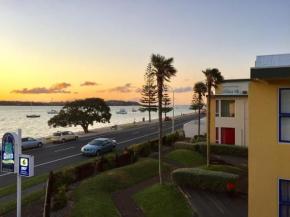  Bucklands Beach Waterfront Motel  Оклэнд